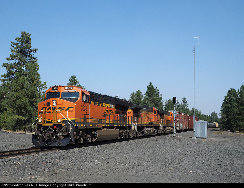 BNSF 3835